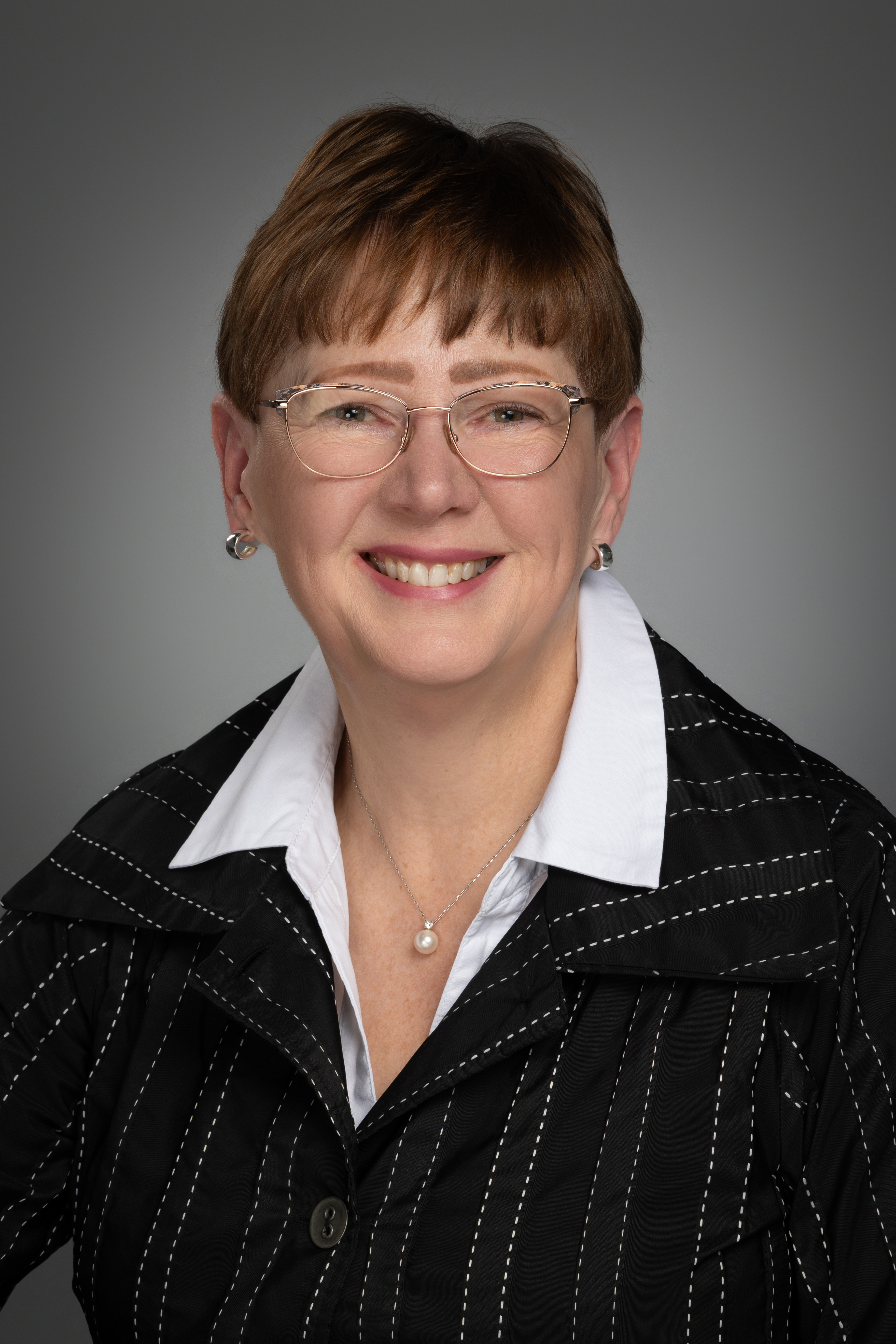 Lee Anne Schienbein, B.A. (Hons.), LL.B.
